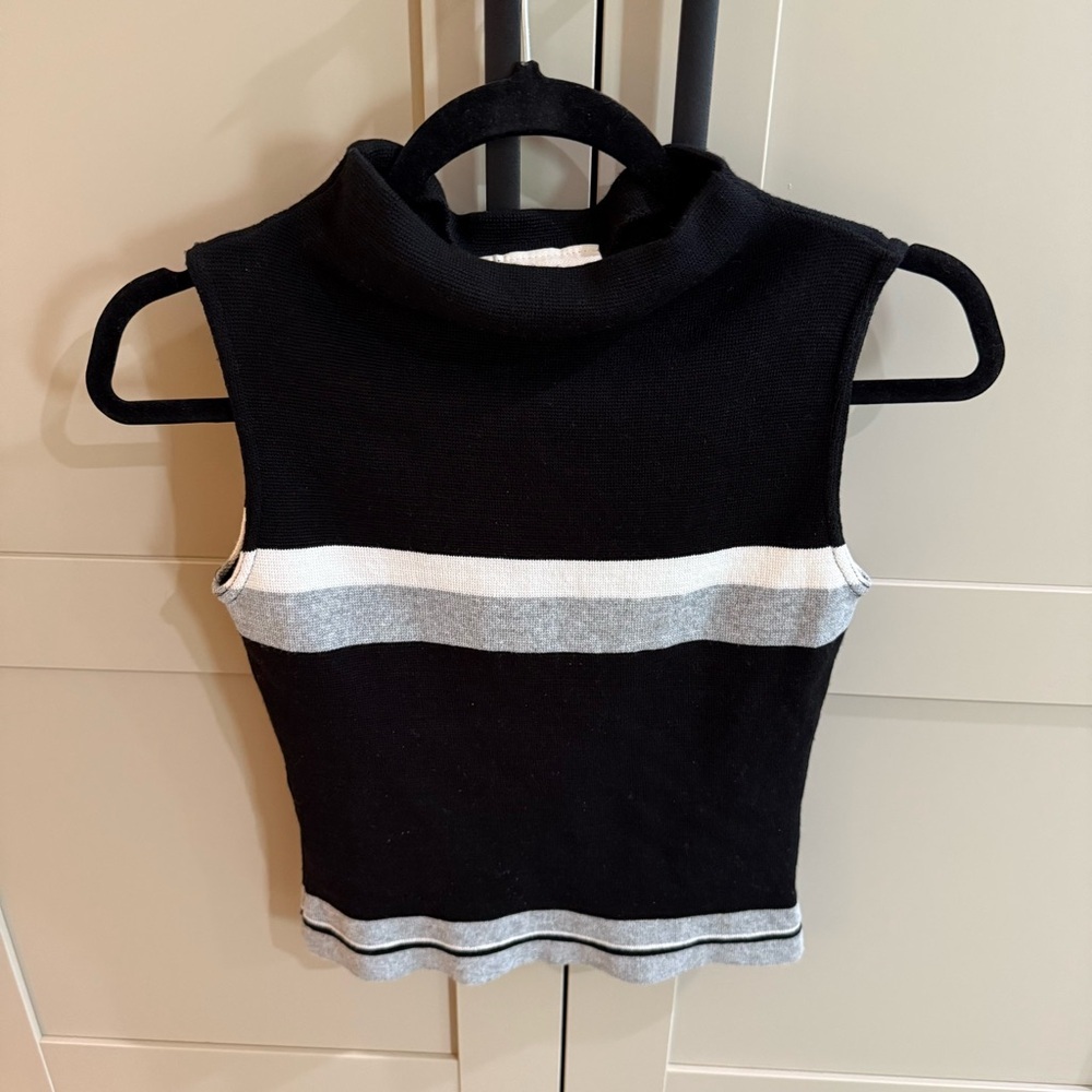 Women's Sleeveless Knit Top